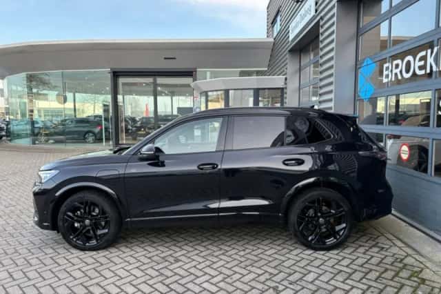 Volkswagen Tiguan (2024) thumbnail 5