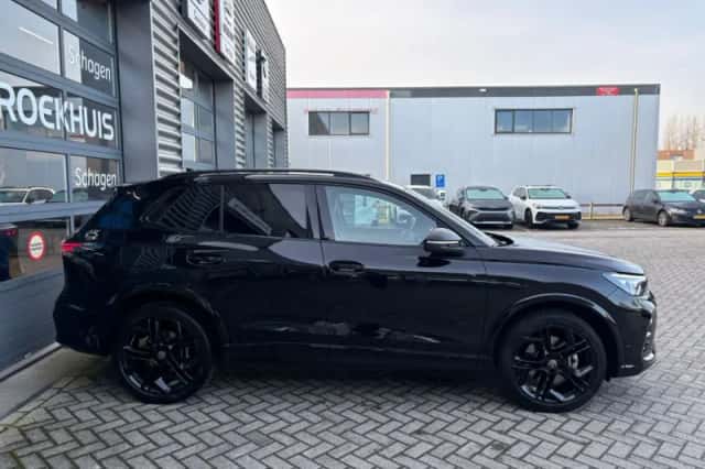 Volkswagen Tiguan (2024) thumbnail 6