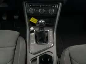 Volkswagen Tiguan (2019) thumbnail 18