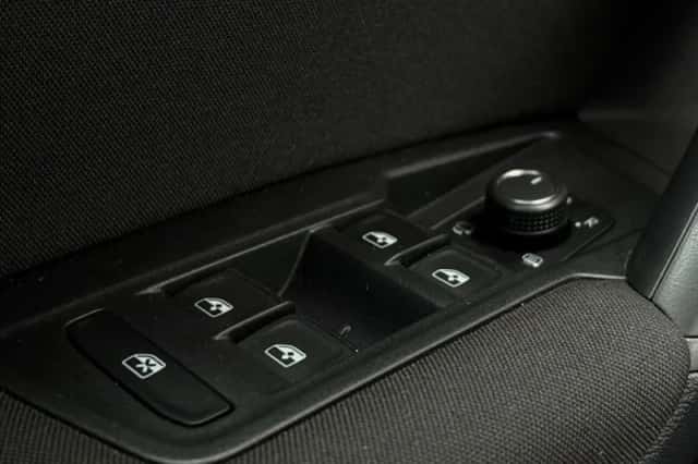 Volkswagen Tiguan (2019) thumbnail 20