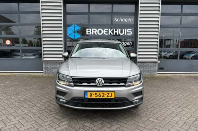 Volkswagen Tiguan (2019) thumbnail 3