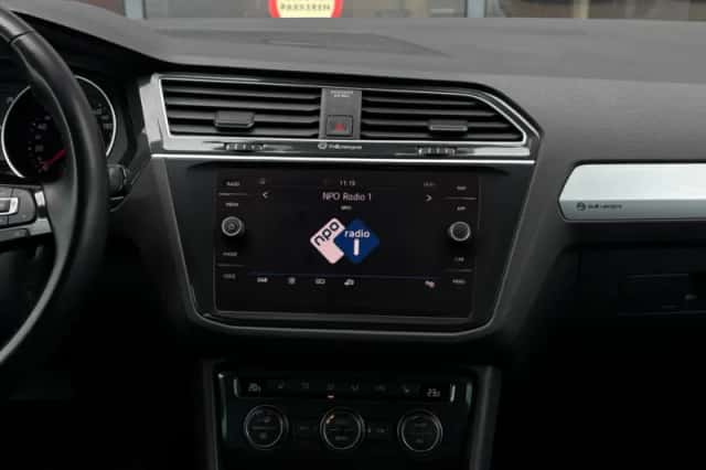 Volkswagen Tiguan (2019) thumbnail 23