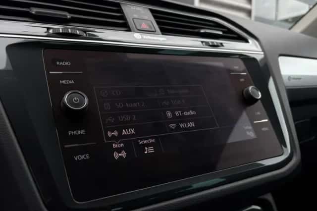Volkswagen Tiguan (2019) thumbnail 24