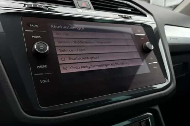 Volkswagen Tiguan (2019) thumbnail 29