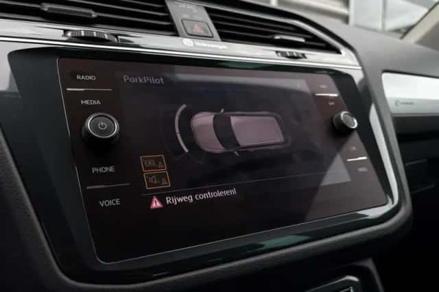 Volkswagen Tiguan (2019) thumbnail 32
