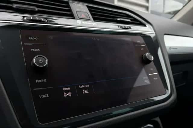 Volkswagen Tiguan (2019) thumbnail 33