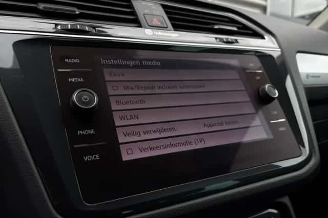 Volkswagen Tiguan (2019) thumbnail 35