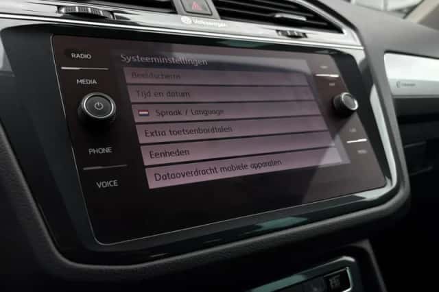 Volkswagen Tiguan (2019) thumbnail 36