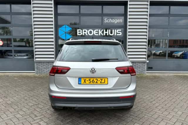 Volkswagen Tiguan (2019) thumbnail 8