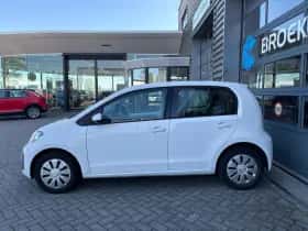 Volkswagen Up! (2017) thumbnail 6