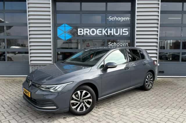 Volkswagen Golf (2022) thumbnail 1