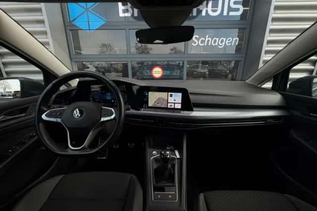 Volkswagen Golf (2022) thumbnail 11