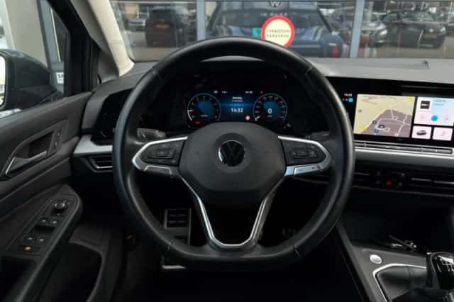 Volkswagen Golf (2022) thumbnail 12