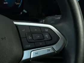 Volkswagen Golf (2022) thumbnail 14