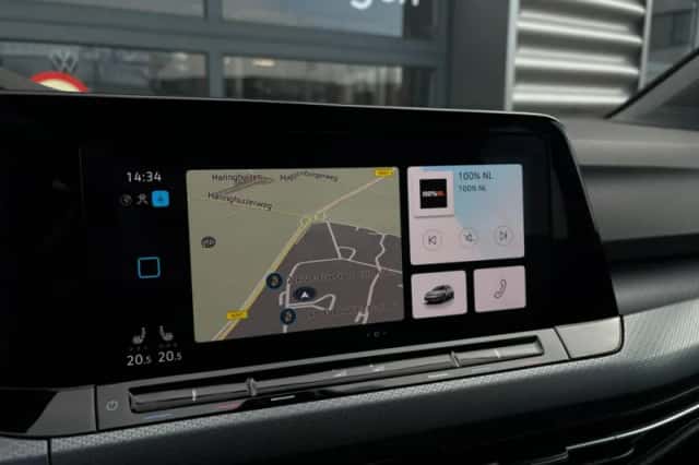 Volkswagen Golf (2022) thumbnail 21