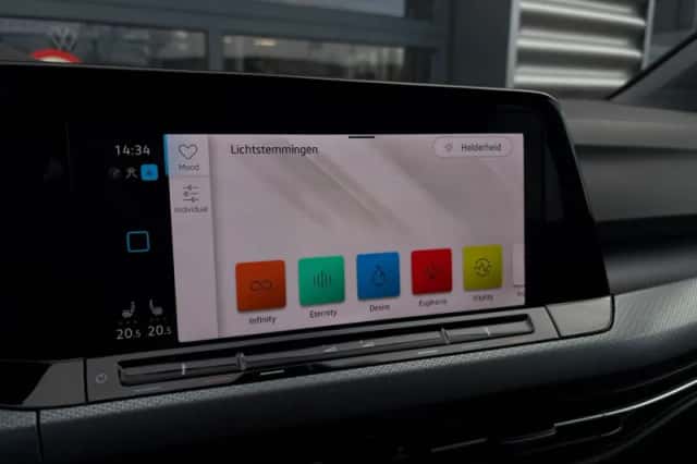 Volkswagen Golf (2022) thumbnail 26