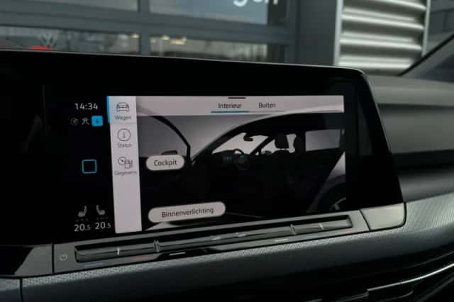 Volkswagen Golf (2022) thumbnail 31