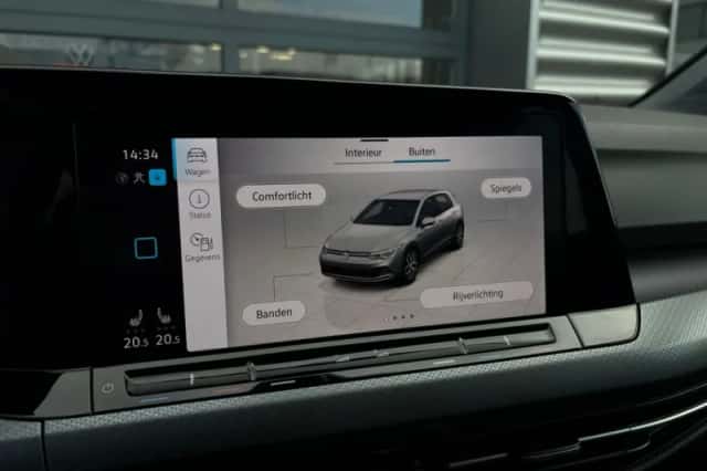 Volkswagen Golf (2022) thumbnail 32