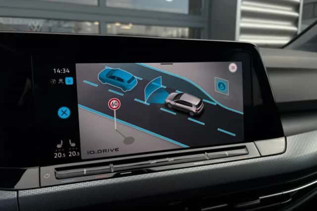 Volkswagen Golf (2022) thumbnail 34