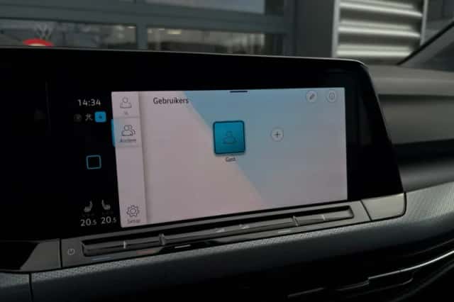 Volkswagen Golf (2022) thumbnail 38