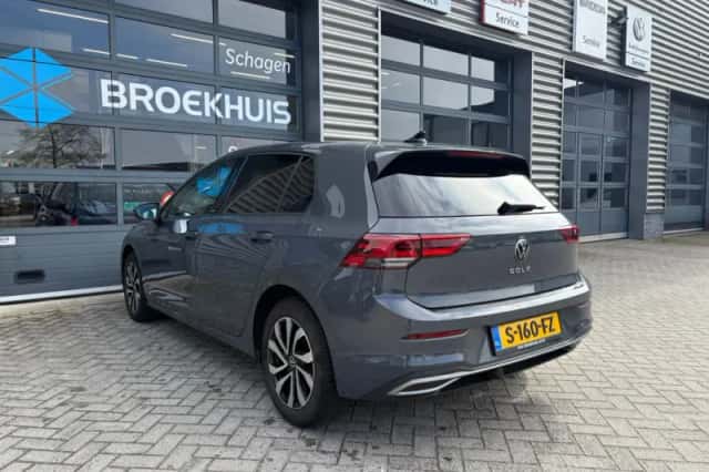 Volkswagen Golf (2022) thumbnail 7
