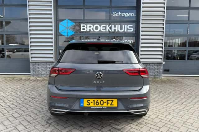 Volkswagen Golf (2022) thumbnail 8