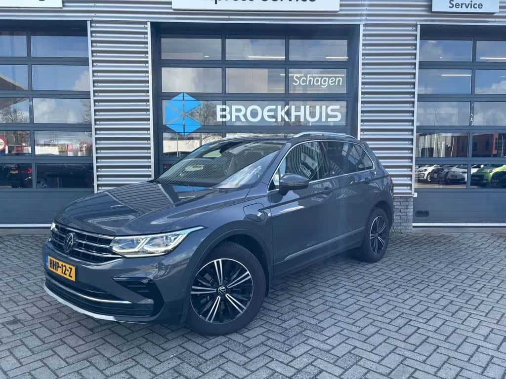 Volkswagen Tiguan (2022) — foto 1