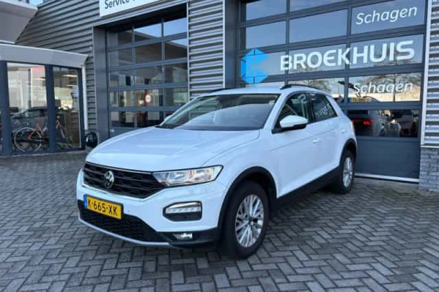 Volkswagen T-Roc (2021) thumbnail 2