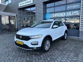 Volkswagen T-Roc (2021) thumbnail 2
