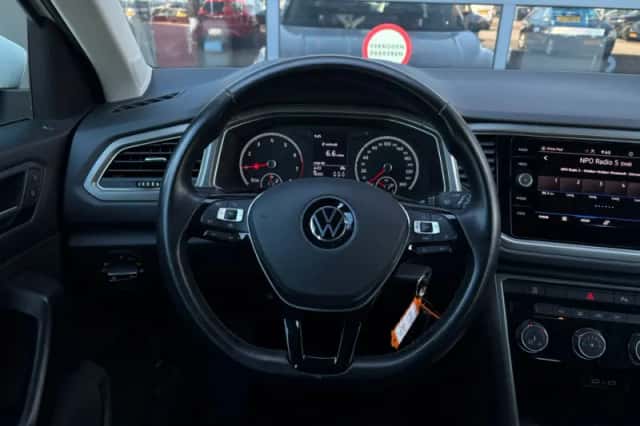 Volkswagen T-Roc (2021) thumbnail 13