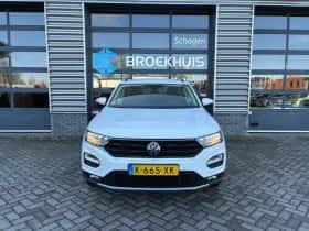 Volkswagen T-Roc (2021) thumbnail 3
