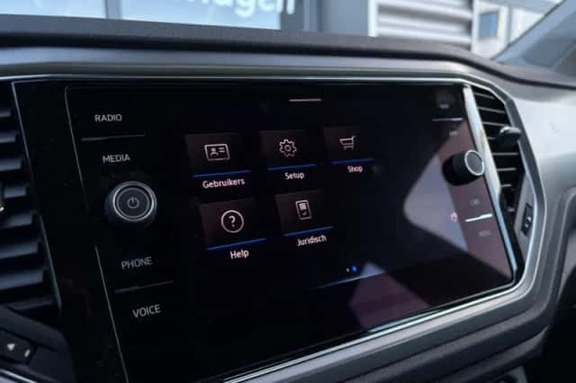 Volkswagen T-Roc (2021) thumbnail 25