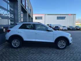 Volkswagen T-Roc (2021) thumbnail 5