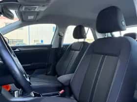 Volkswagen T-Roc (2021) thumbnail 10