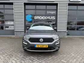 Volkswagen T-Roc (2018) thumbnail 3