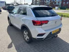 Volkswagen T-Roc (2018) thumbnail 5