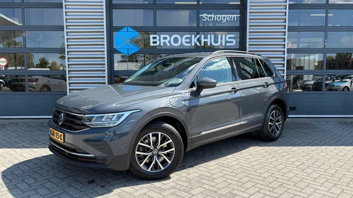 Volkswagen Tiguan (2022) — foto 1