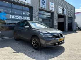 Volkswagen Tiguan (2022) thumbnail 4