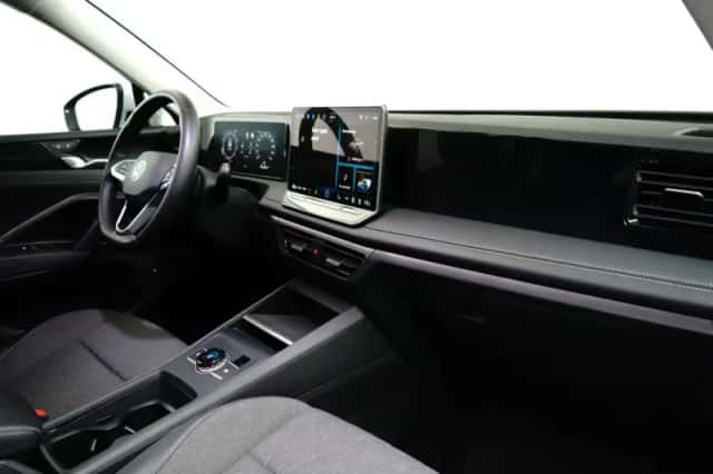 Volkswagen Tiguan (2025) thumbnail 17