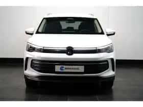 Volkswagen Tiguan (2025) thumbnail 3