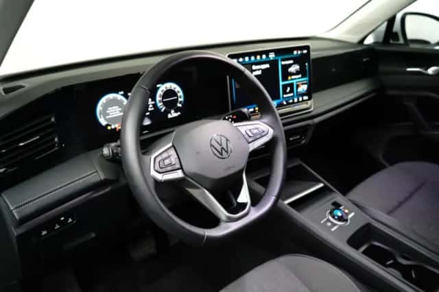 Volkswagen Tiguan (2025) thumbnail 9