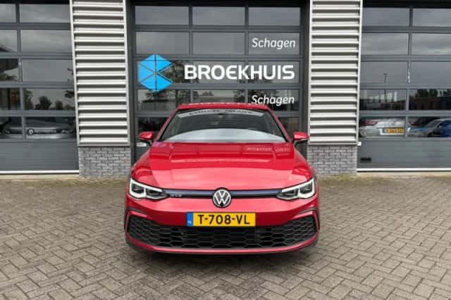 Volkswagen Golf (2021) thumbnail 3