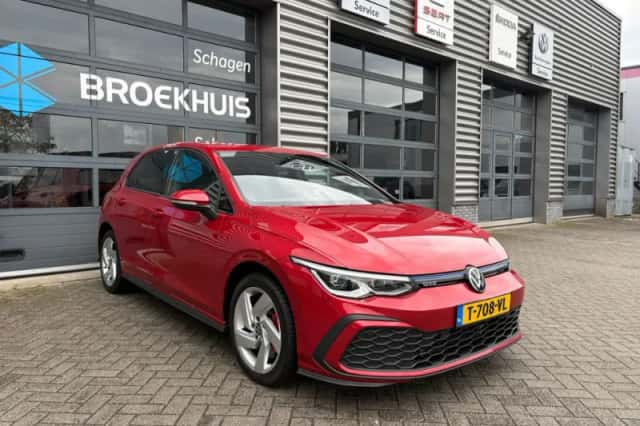 Volkswagen Golf (2021) thumbnail 4