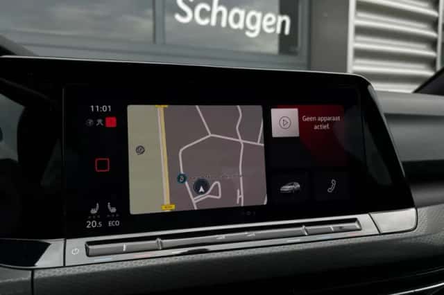 Volkswagen Golf (2021) thumbnail 31