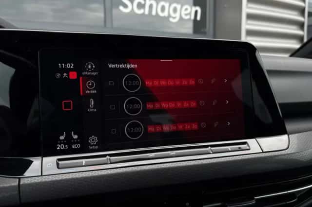 Volkswagen Golf (2021) thumbnail 33