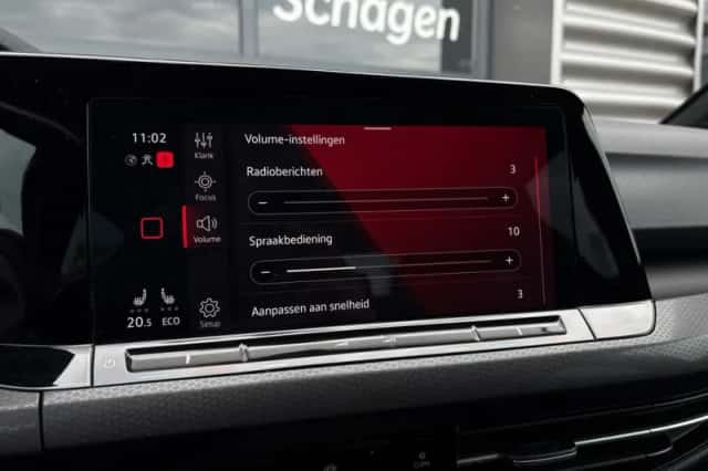 Volkswagen Golf (2021) thumbnail 35