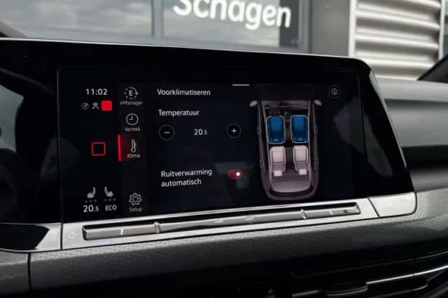Volkswagen Golf (2021) thumbnail 38