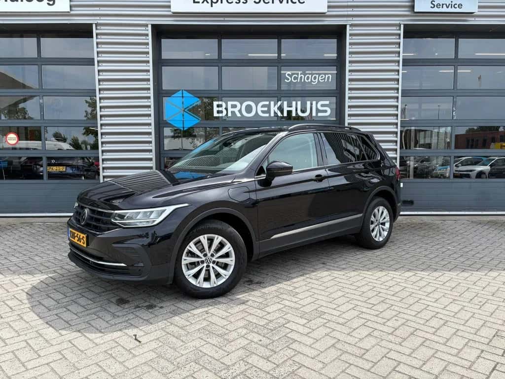 Volkswagen Tiguan (2022) — foto 1