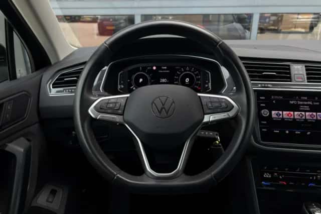 Volkswagen Tiguan (2022) thumbnail 13