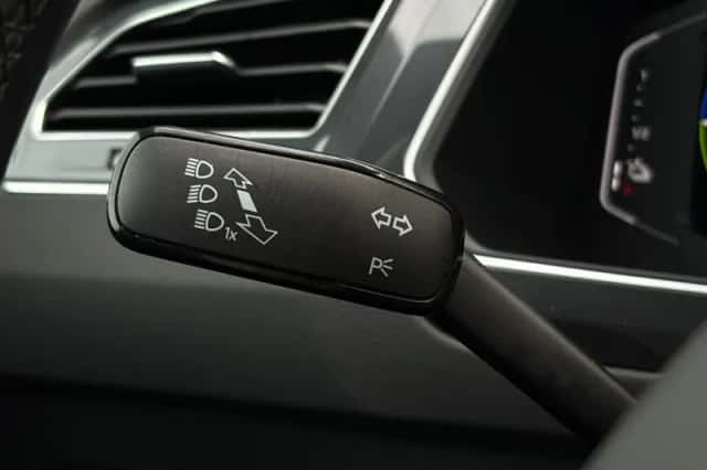 Volkswagen Tiguan (2022) thumbnail 16